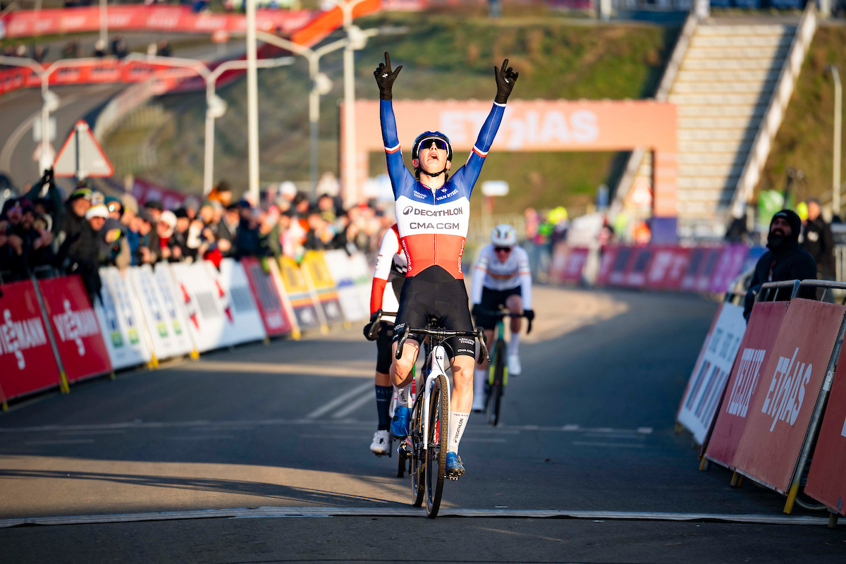 Crelan-Corendon verwelkomt Bruyère Joumard en Zemanova