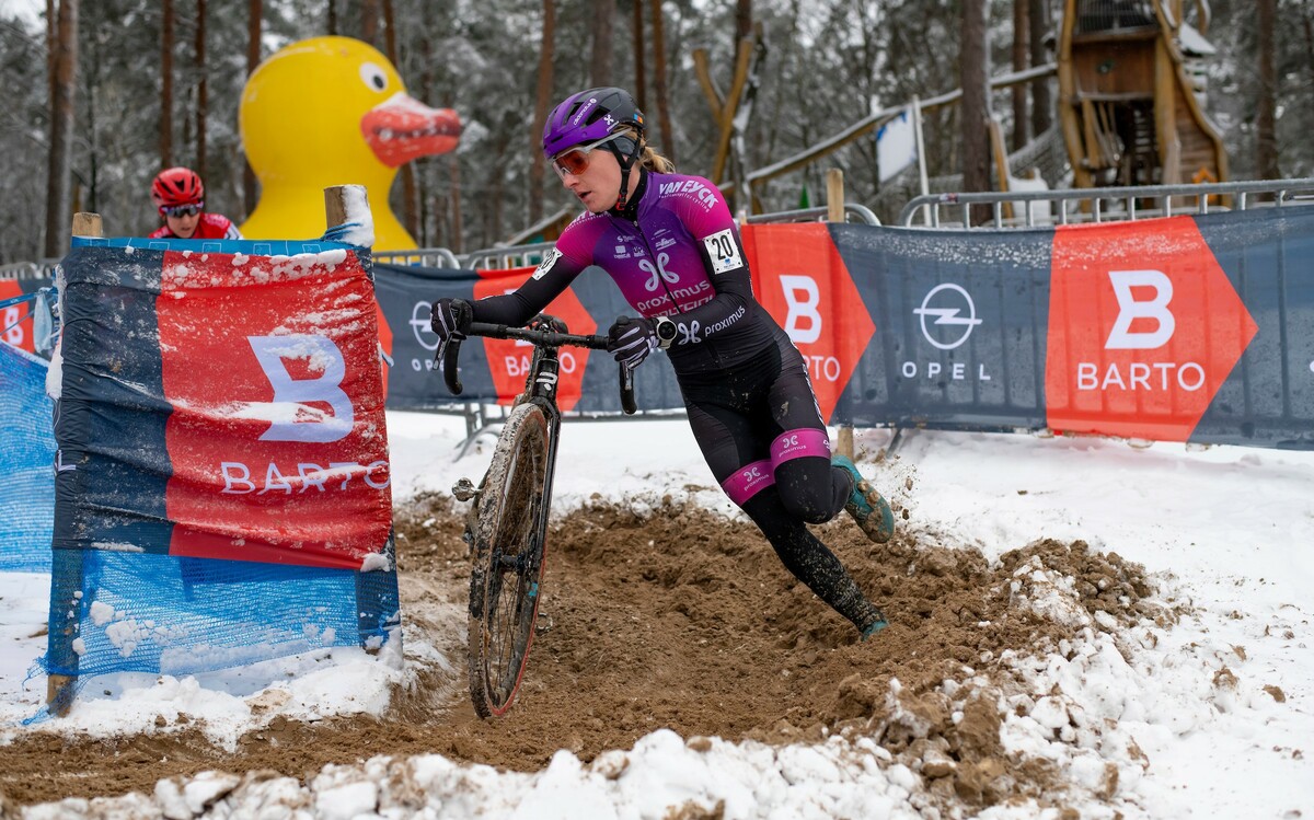 Alicia Franck gaat ook -opnieuw- mountainbiken