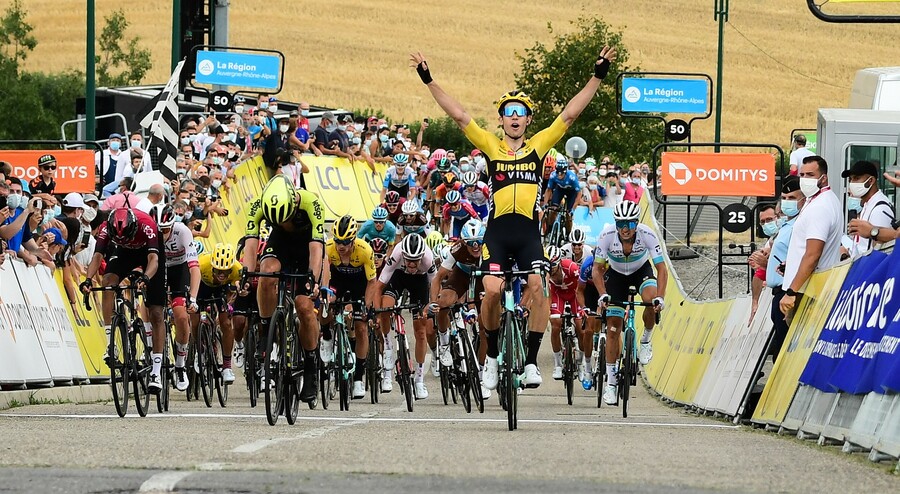 Van Aert wint ook openingsetappe Dauphiné