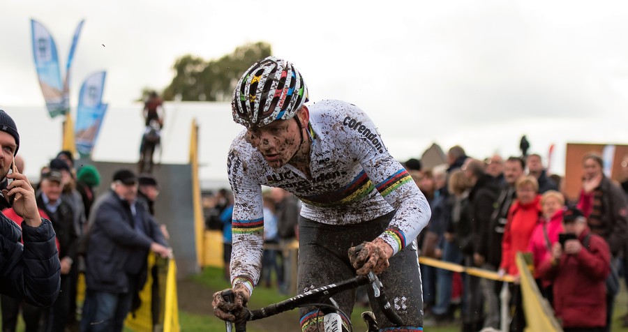 Van der Poel is ziek en start niet in de Omloop