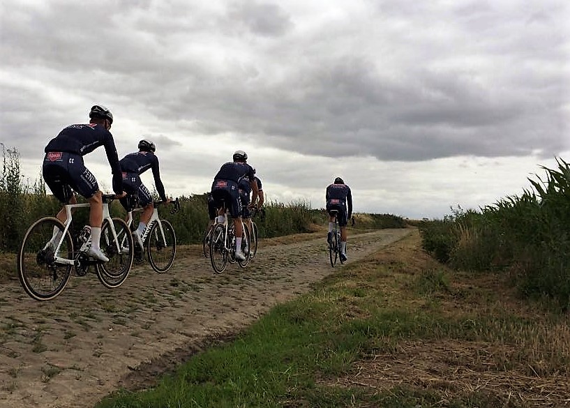 Foto Alpecin-Fenix verkenning klassieker Paris Roubaix.jpg (172 KB)