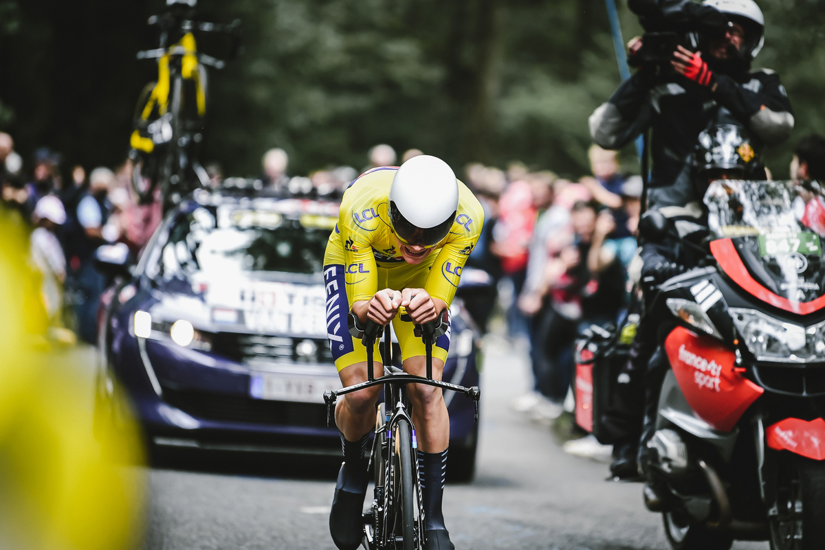 Mathieu van der Poel behoudt het geel