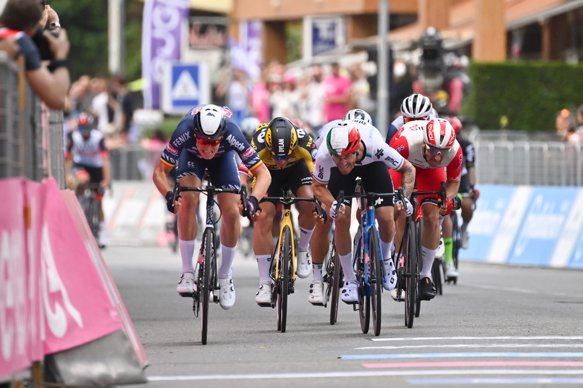 Giro Merlier sprint credit LaPresse.JPG (918 KB)