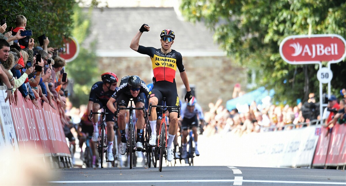 Meteen raak voor Wout van Aert in de Tour of Britain