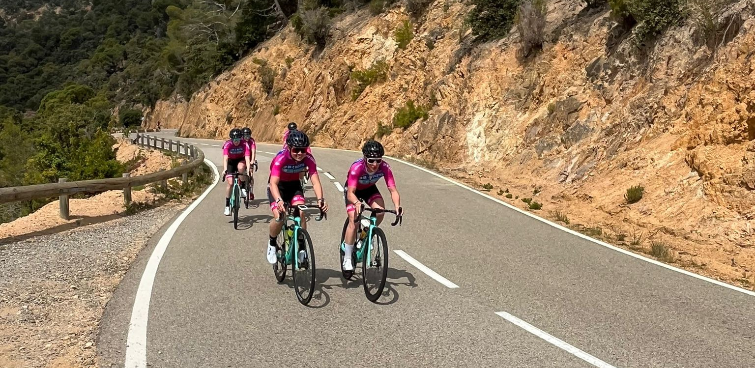 Het De Ceuster Bonache Cycling Team is klaar voor het wegseizoen