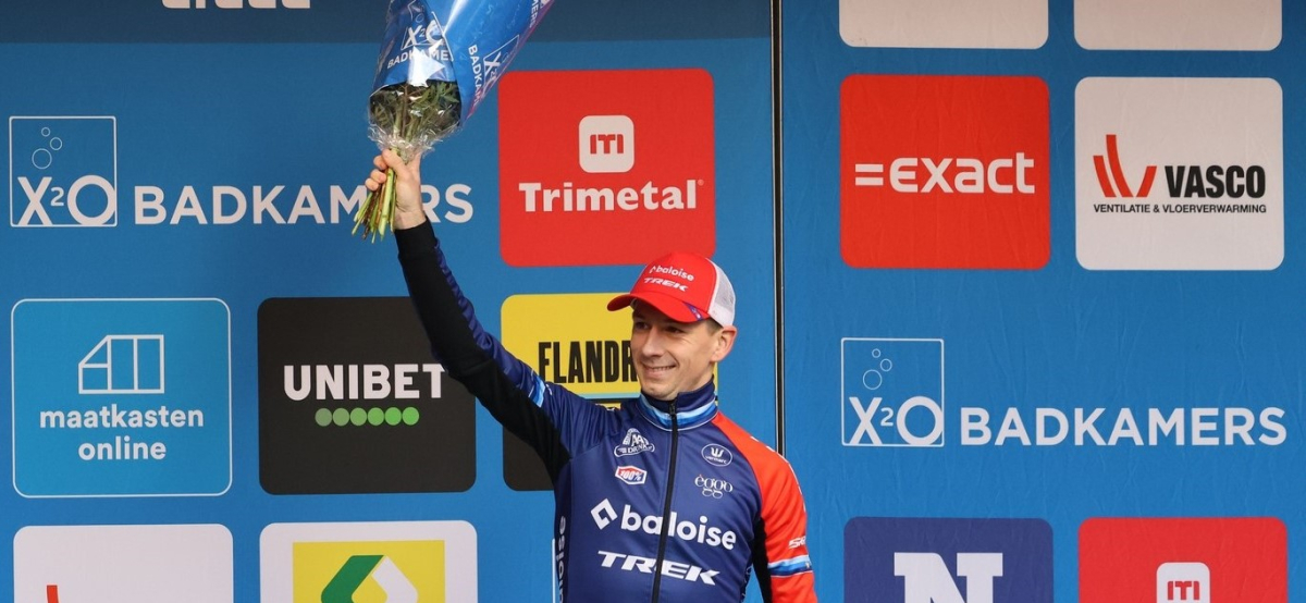 Lars van der Haar moet de vernieuwde kalender nog eens goed doornemen
