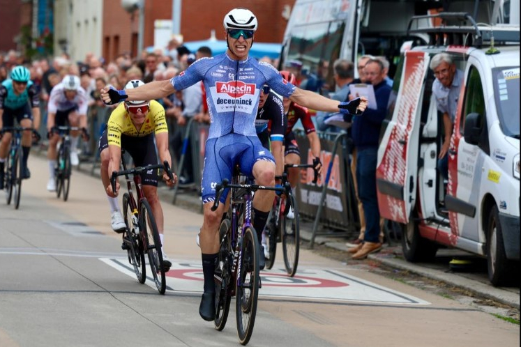 Niels Vandeputte zegeviert in Puivelde Koerse 