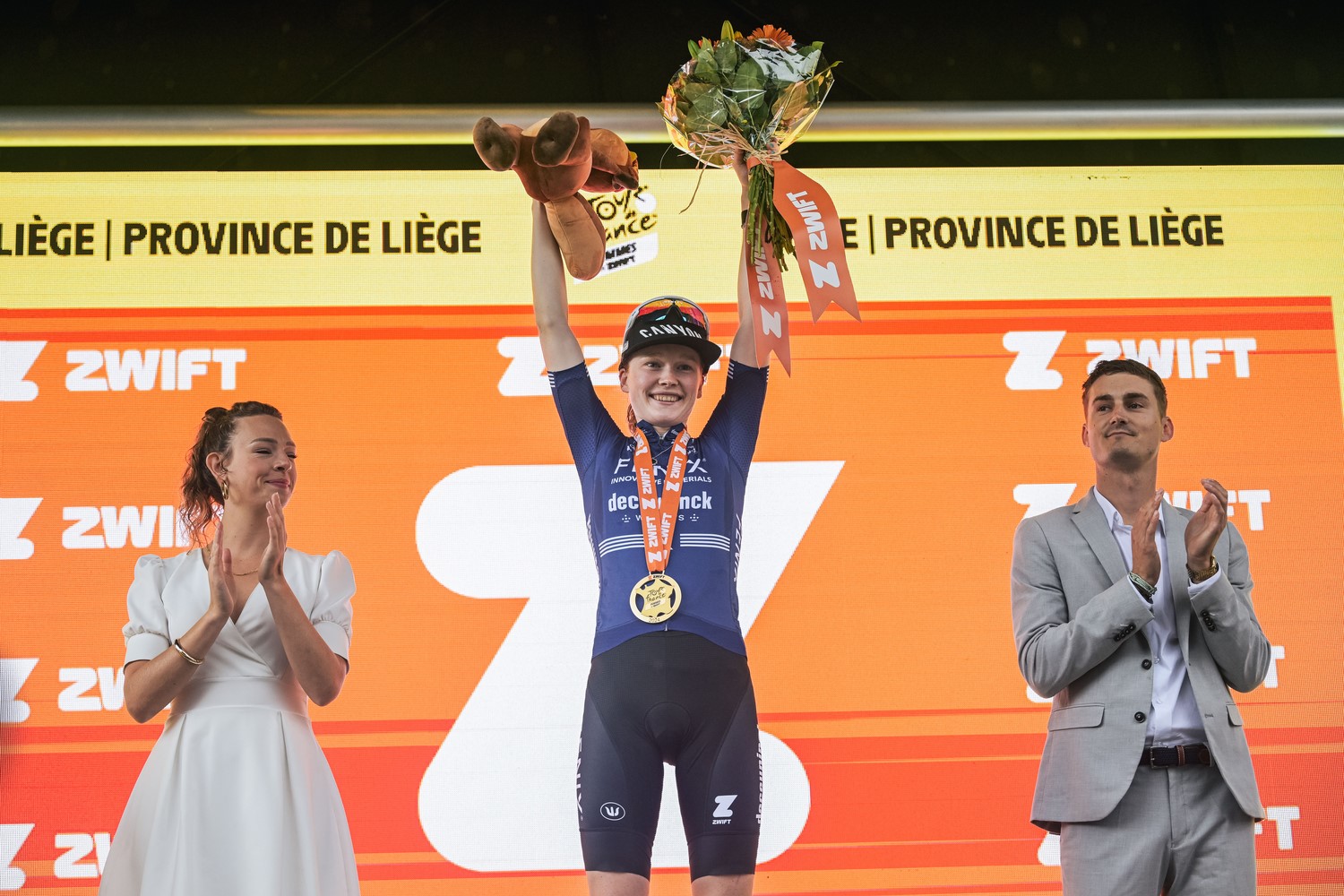 Puck Pieterse triomfeert in Tour de France Femmes