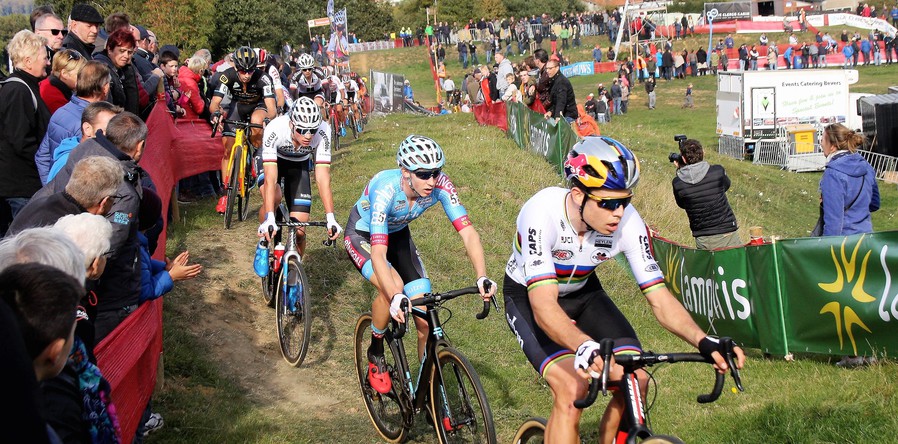 Scheldecross is eerste wedstrijd voor Wout van Aert na zijn stage