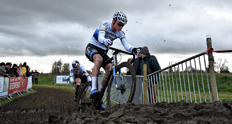 Mathieu van der Poel ook in Otegem op 1