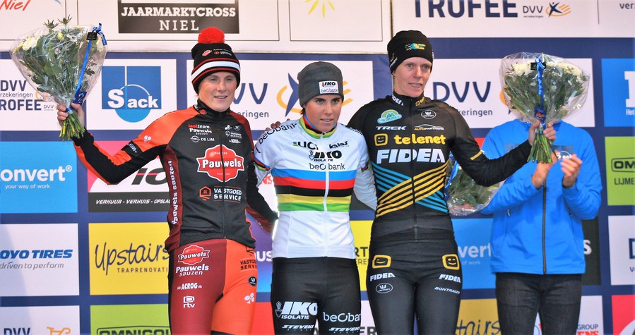 Sanne Cant wint in Niel na spannende strijd met Loes Sels