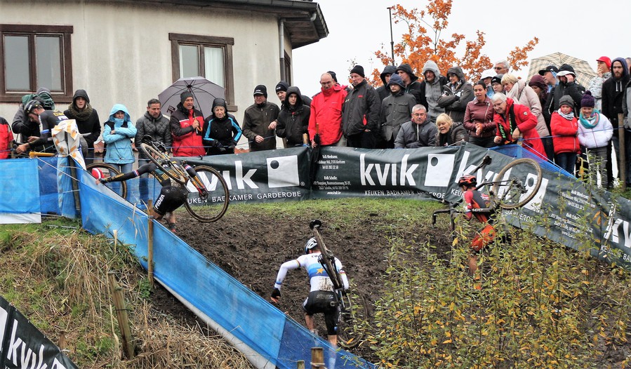 Mathieu van der Poel voegt Jaarmarktcross toe aan palmares