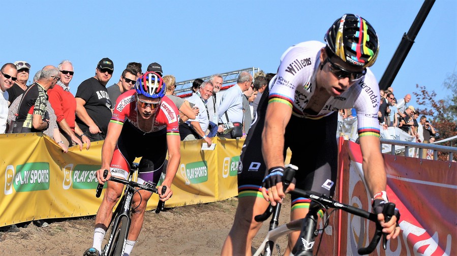 Duel Van der Poel - Van Aert komt er pas in oktober in 't veld