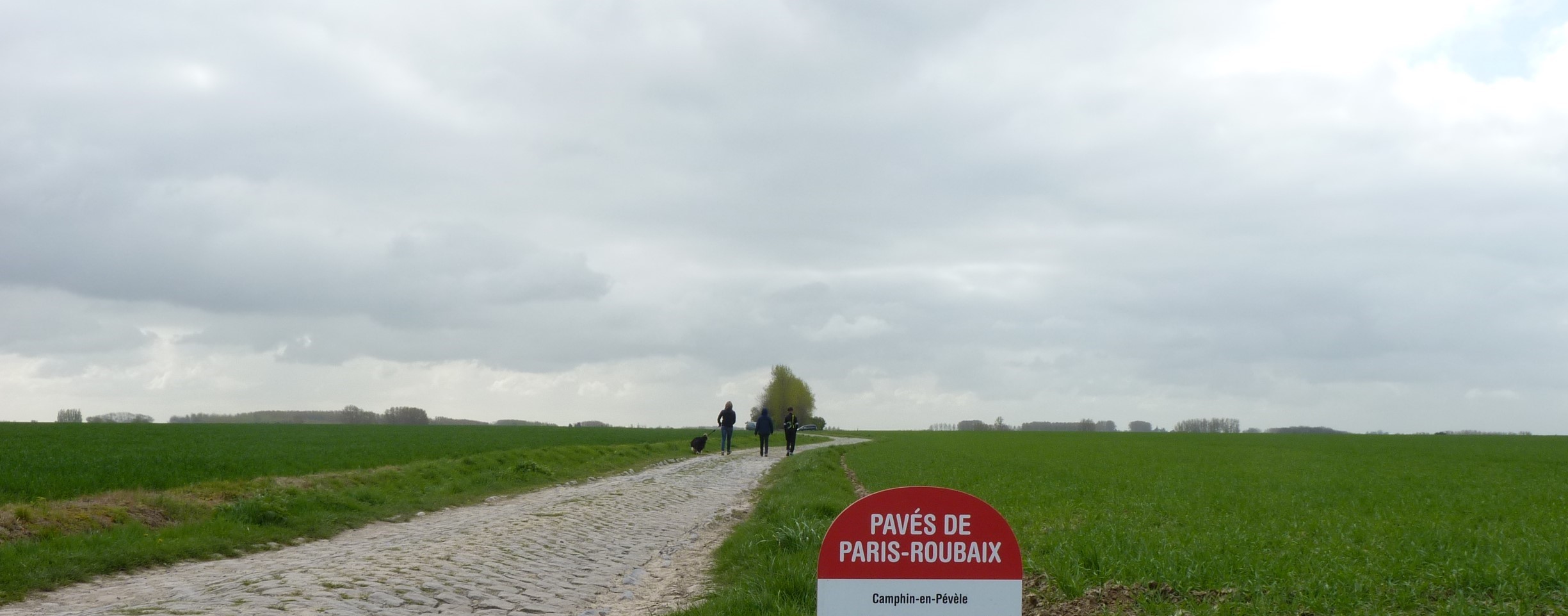 Zondag Paris-Roubaix - Wout van Aert verkende 't parcours