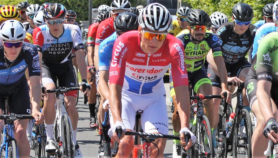 Mathieu van der Poel neemt deel aan het WK op de weg