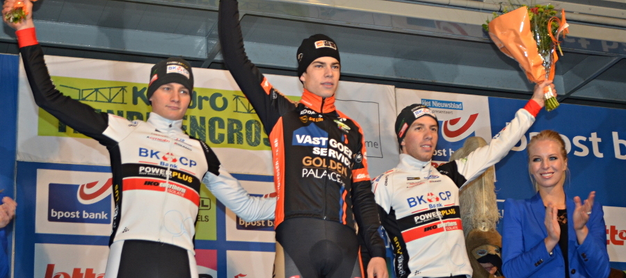 Van Aert wint duel der youngsters in Hamme