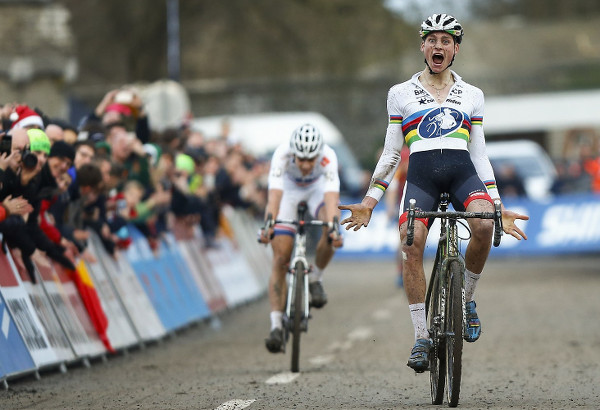 Mathieu van der Poel blaast seizoen nieuw leven in op de Citadel