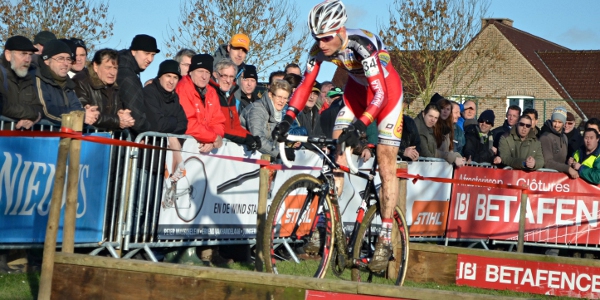 Coach Erwin Borgonjon houdt de eer aan zichzelf. 'In het belang van Pauwels'