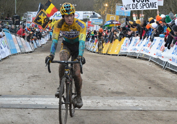 Tom Meeusen na BK-zilver: 'Dan eindig ik eens voor Van Aert...'