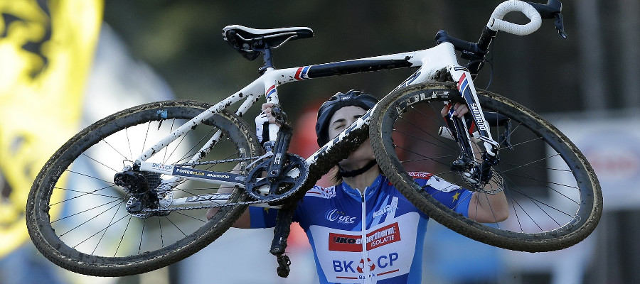 Sanne Cant pakt in eigen Lille zevende opeenvolgende titel