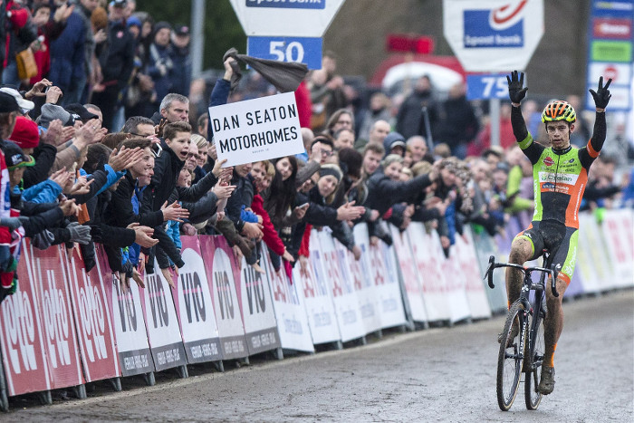 Van Aert heerst in Baal en is nu al zeker van eindwinst in Bpost Trofee