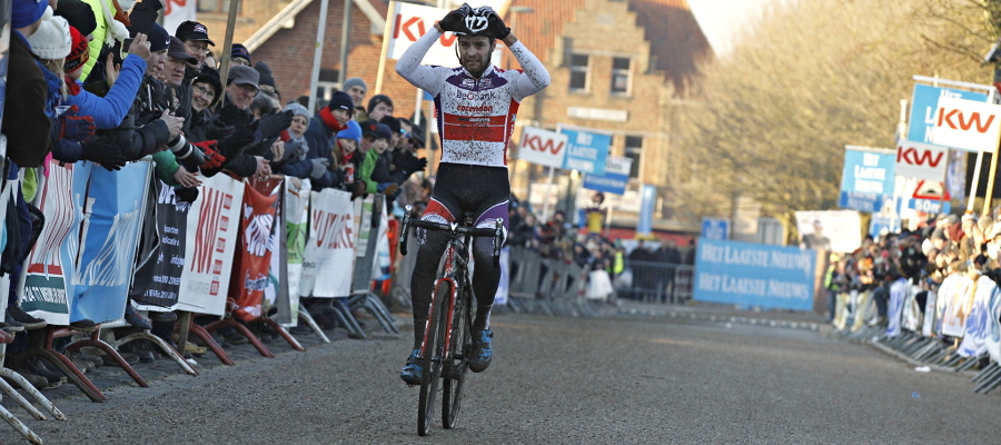 Wietse Bosmans klopt Vincent Baestaens in Zonnebeke