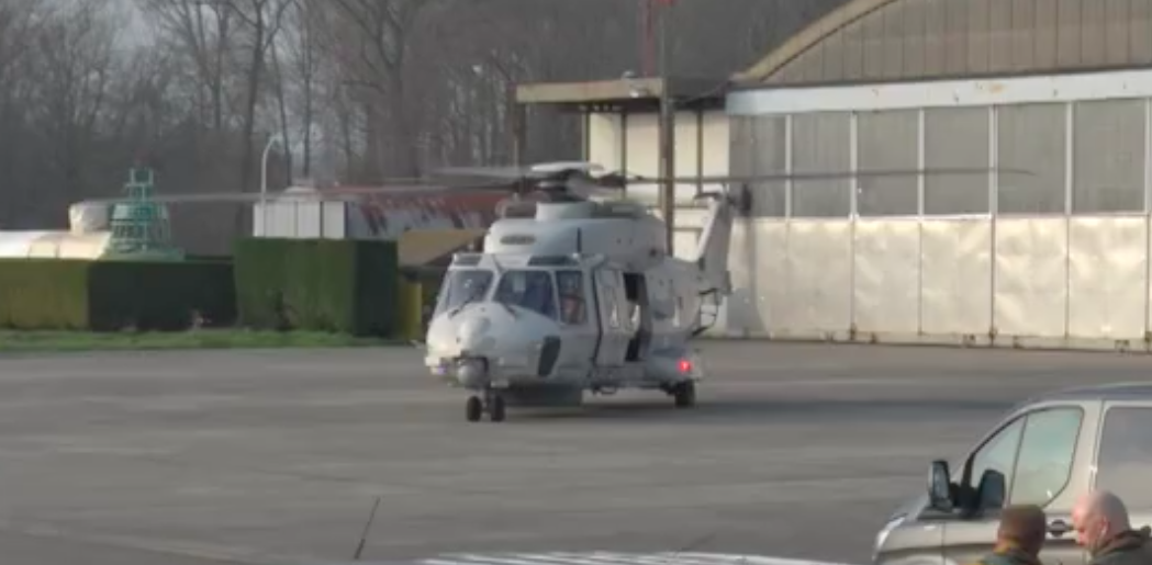 VIDEO: Helikopterlanding doet wereldkampioen bijna BK missen