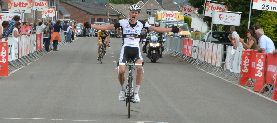 Veldrijders kleuren openingsrit Ronde van Luik. Van der Poel imponeert!