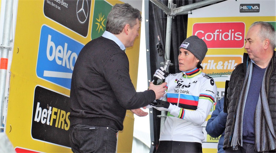 Sanne Cant werd gehuldigd in Maldegem