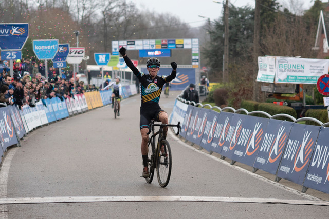 Thibau Nys start het jaar goed op ‘zijn Balenberg’