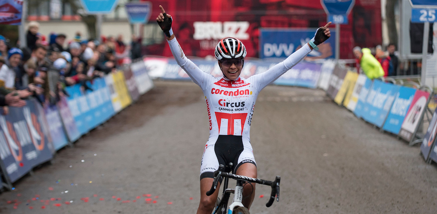 Ceylin del Carmen Alvarado soleerde naar de zege in Brussel