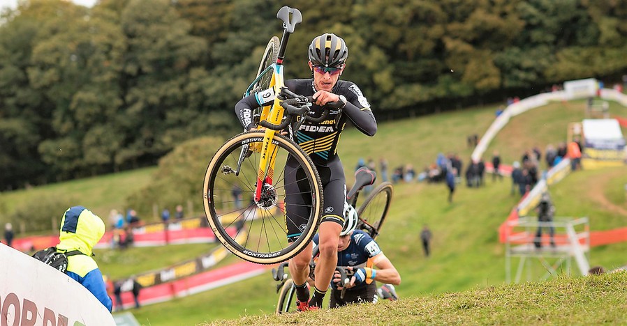 Diepe snee houdt poulain van Sven Nys weg van start in zijn GP