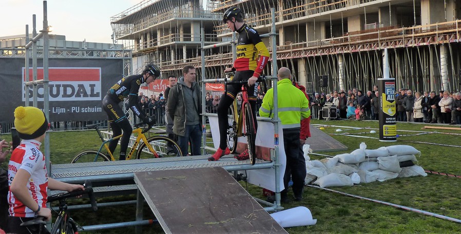 Cyclocross Masters Waregem met het nodige showgehalte