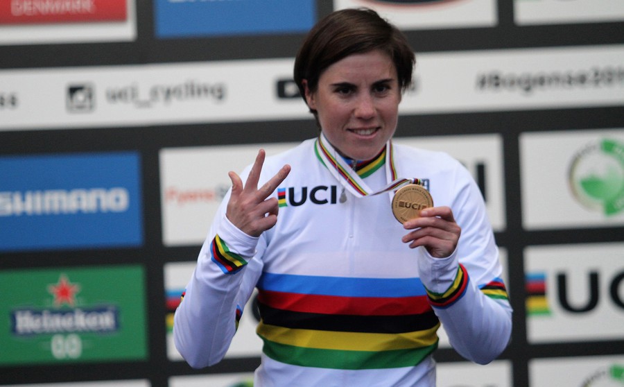 Sanne Cant overklast en pakt 3de wereldtitel, op rij !