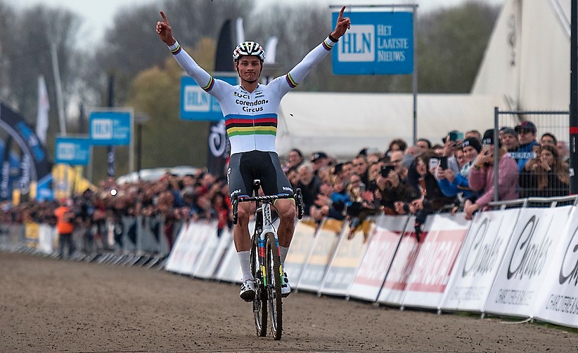 Van der Poel wint ook editie 2 van Ambiancecross