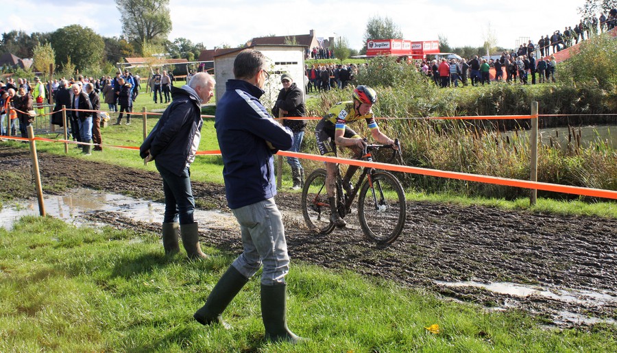 Kim Van de Steene pakt uit in Ardooie