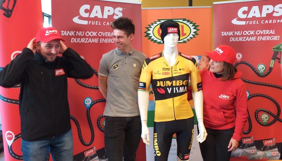 Wout van Aert in nieuwe outfit dit veldritseizoen