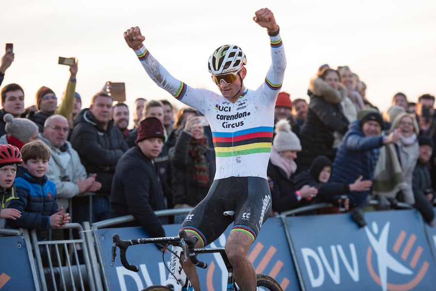 Van der Poel mag ook de Urban Cross Kortrijk afvinken