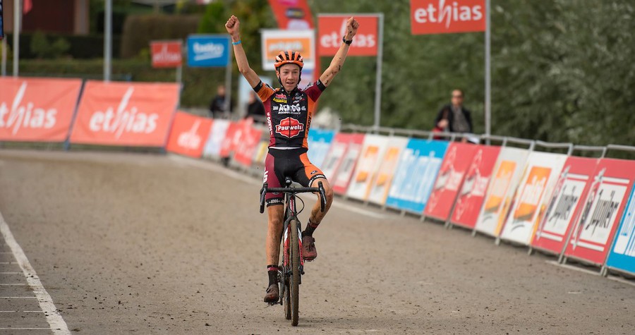 Jente Michels walst door de polders van Kruibeke