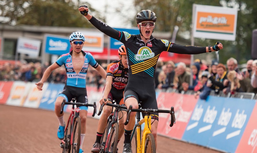 Ward Huybs wint de Berencross bij de juniores