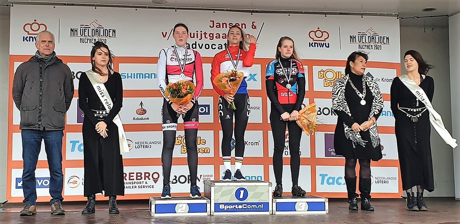 NK 2020 podium dames beloften Karel.jpg (355 KB)