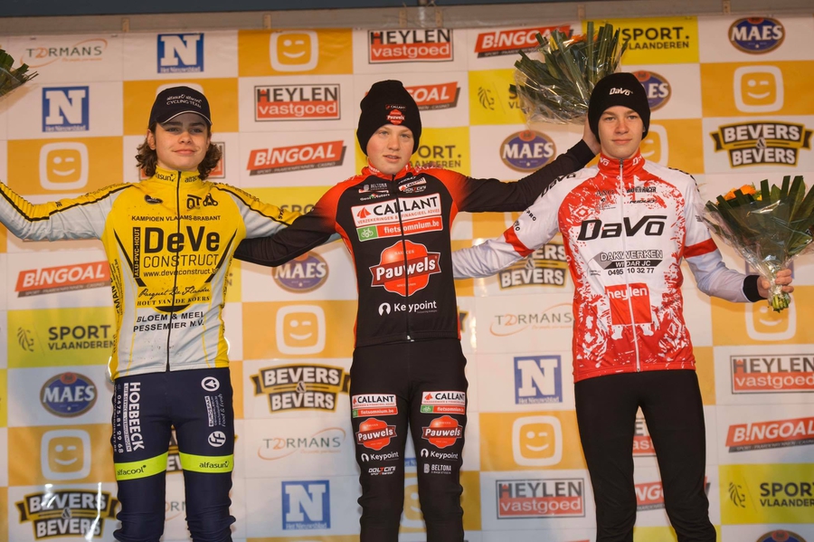 Oostmalle 2020 podium 1ste jaars nieuwelingen.jpg (401 KB)