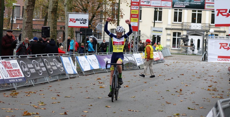 Vandenberghe eerste winnaar in Jaarmarktcross 2019