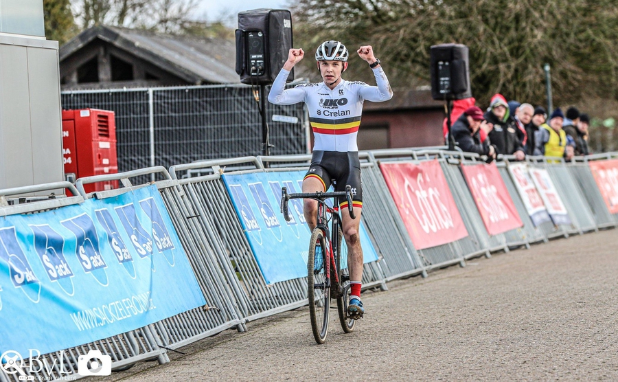 Aaron Dockx wint Waaslandcross 2019 foto Bram.jpg (466 KB)