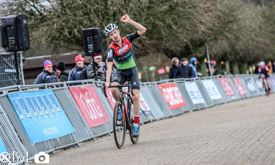 Mike Uytterhoeven wint Waaslandcross 2019 foto Bram.jpg (424 KB)