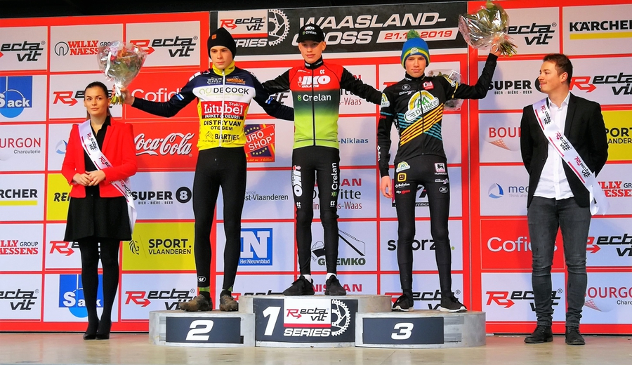 podium nieuwelingen 1ste jaars.jpg (437 KB)