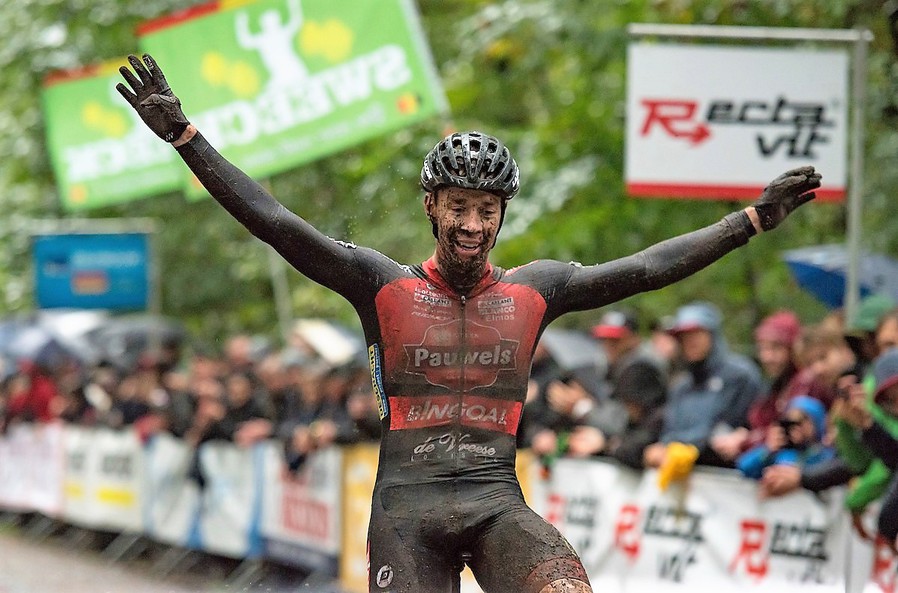 Laurens Sweeck zegeviert voor 4de jaar op rij op Dommelhof