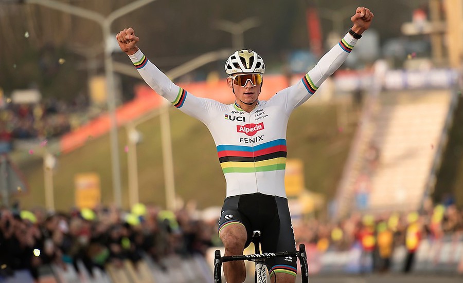 Van der Poel wint GP Adrie van der Poel