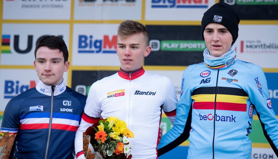 NOM_4170 podium juniores.jpg (348 KB)