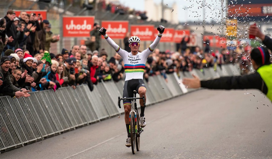Van der Poel was het snelst op circuit van Zolder